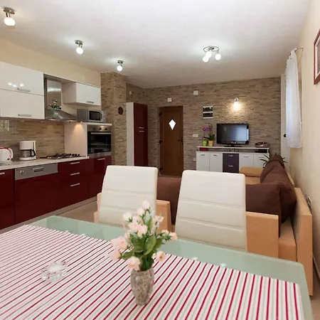 In With Two-bedrooms 1