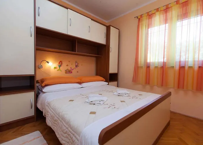 In With Two-bedrooms 1 דירה *