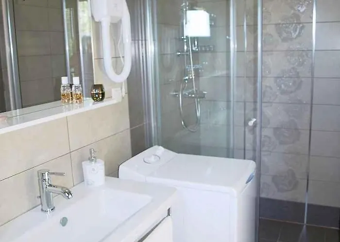 In With Two-bedrooms 1 דירה *