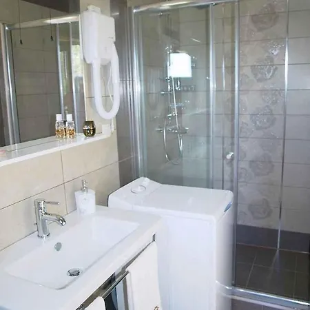 In With Two-bedrooms 1 Διαμέρισμα *