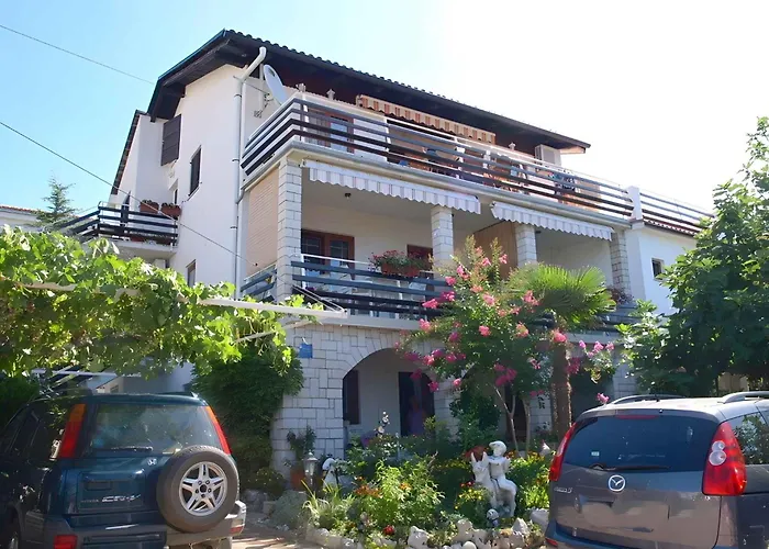 In With Two-bedrooms 1